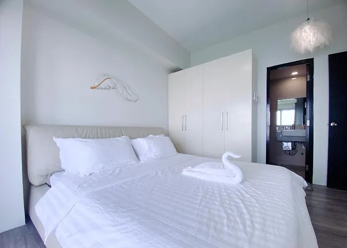 Spacious And Comfortable 3br, 2br, 1br Family With Ocean-view Near Airport, Of Dreams, Solaire, Parqal, Ayala Malls, And Moa, Free Parking 4*